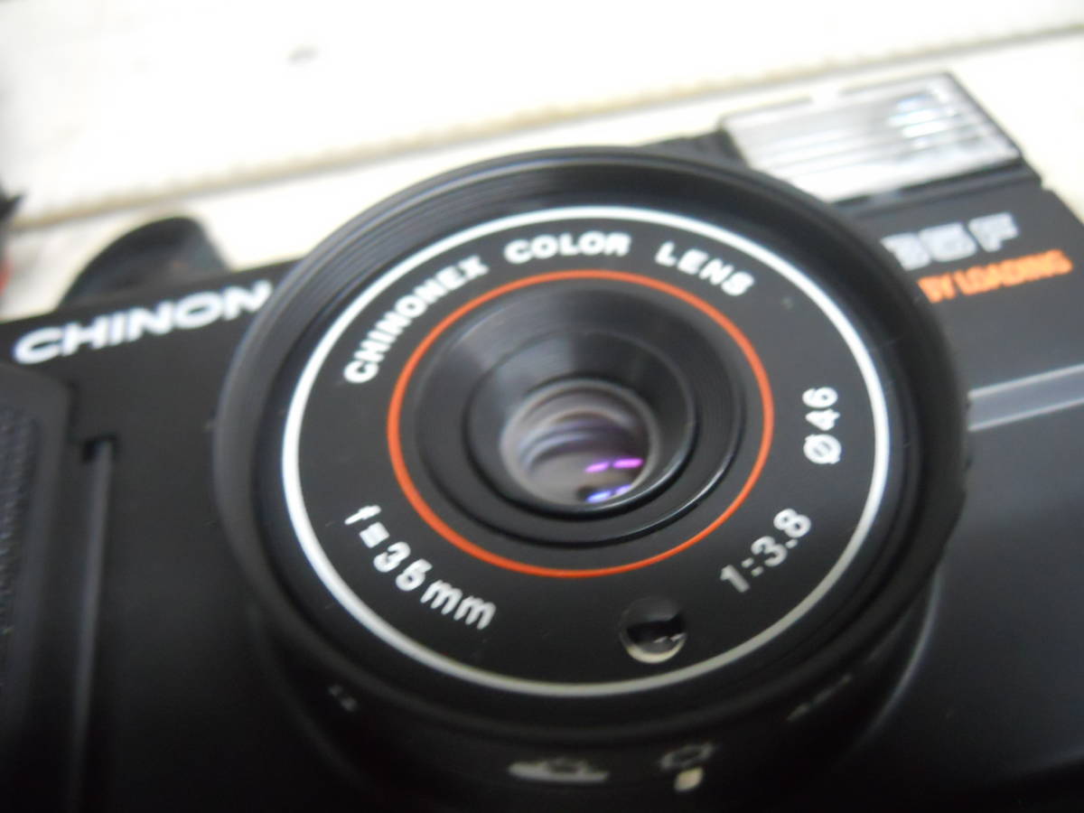 M9252 カメラ CHINON 35F 現状 動作チェックなし 傷汚れあり ゆうパック60サイズ(0502)の画像2