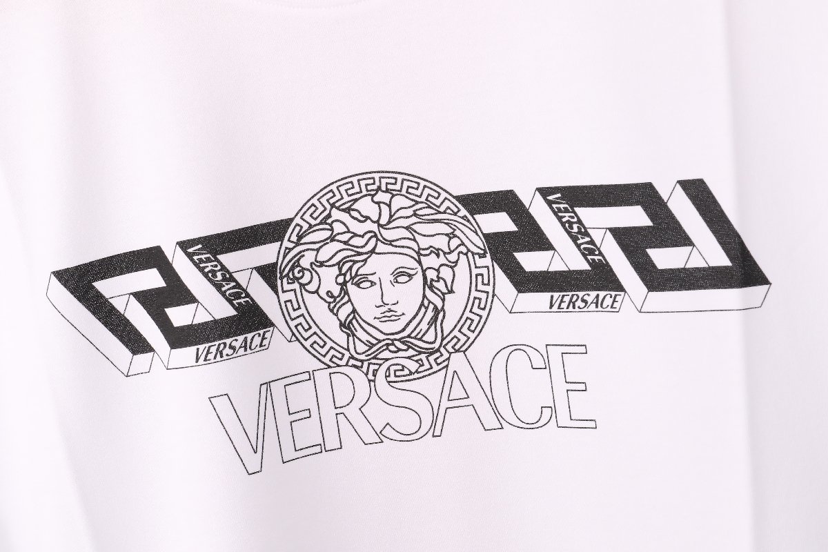 えください】 新品 ヴェルサーチ グレカ メドゥーサ Tシャツ ホワイト