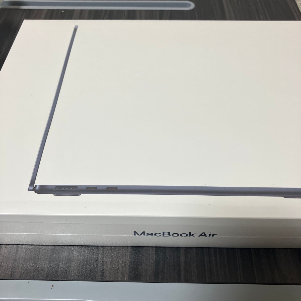 【新品・未開封】MacBook Air 2022モデル Apple M2チップ Apple