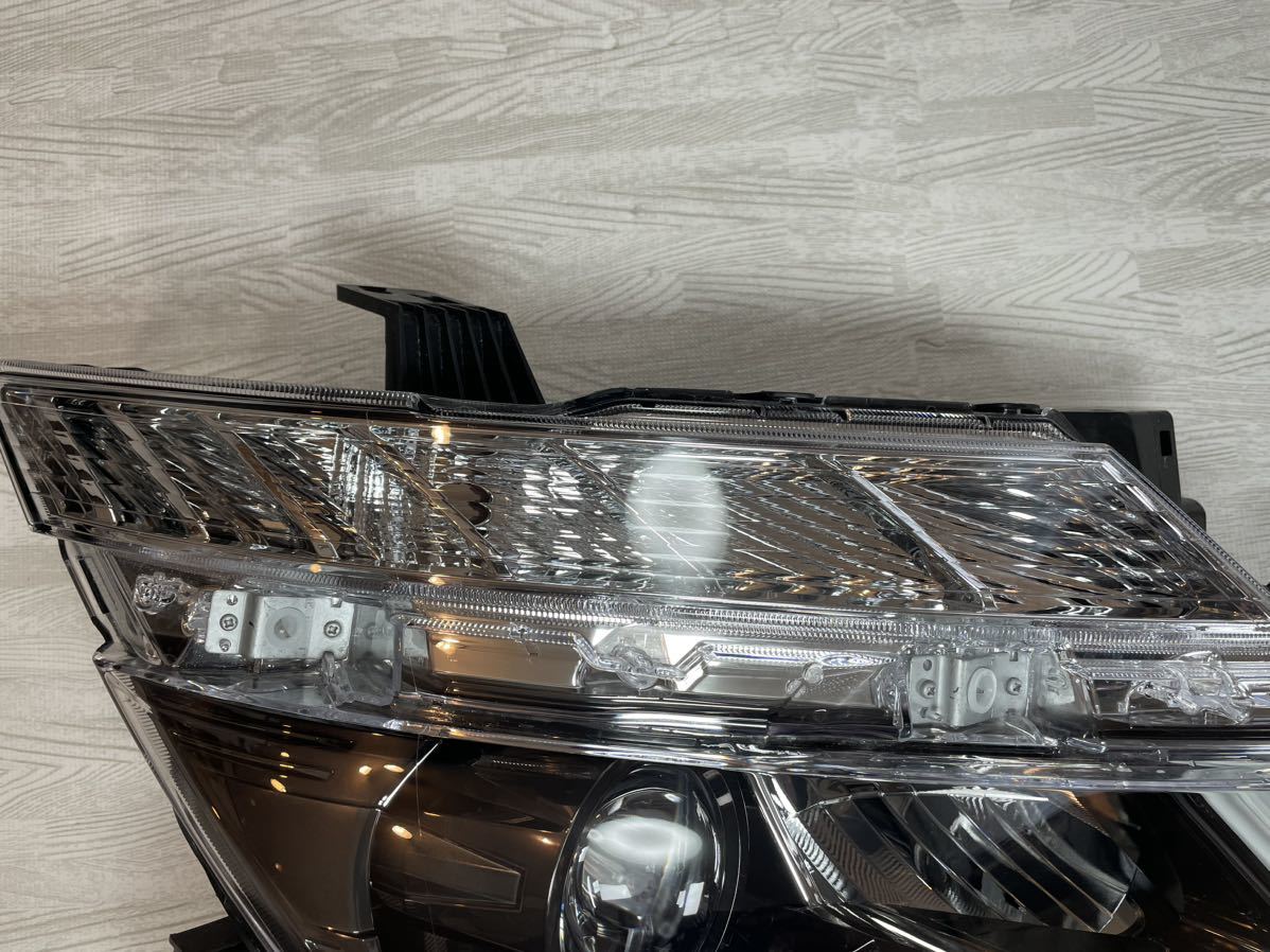 美品 破損なし】E52 エルグランド 後期 LED ヘッドライト 純正 美品 破損なし】E52 エルグランド 後期 LED ヘッドライト 純正