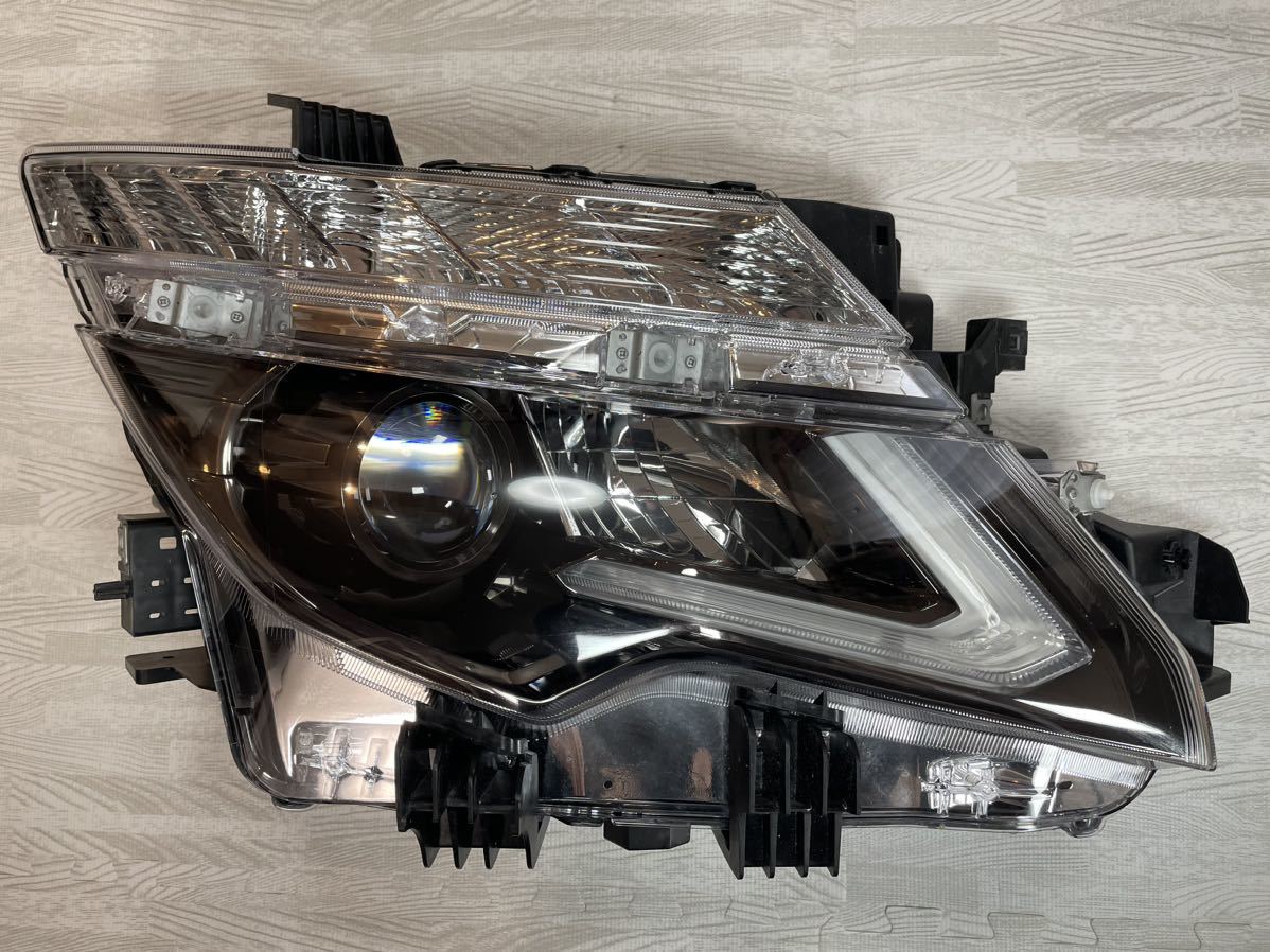 美品 破損なし】E52 エルグランド 後期 LED ヘッドライト 純正 美品 破損なし】E52 エルグランド 後期 LED ヘッドライト 純正