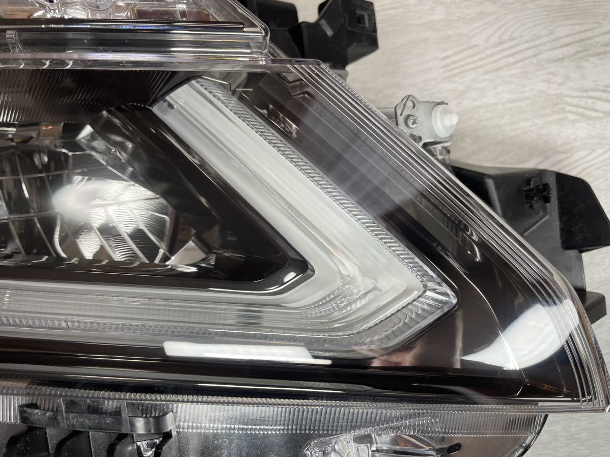 美品 破損なし】E52 エルグランド 後期 LED ヘッドライト 純正 美品 破損なし】E52 エルグランド 後期 LED ヘッドライト 純正