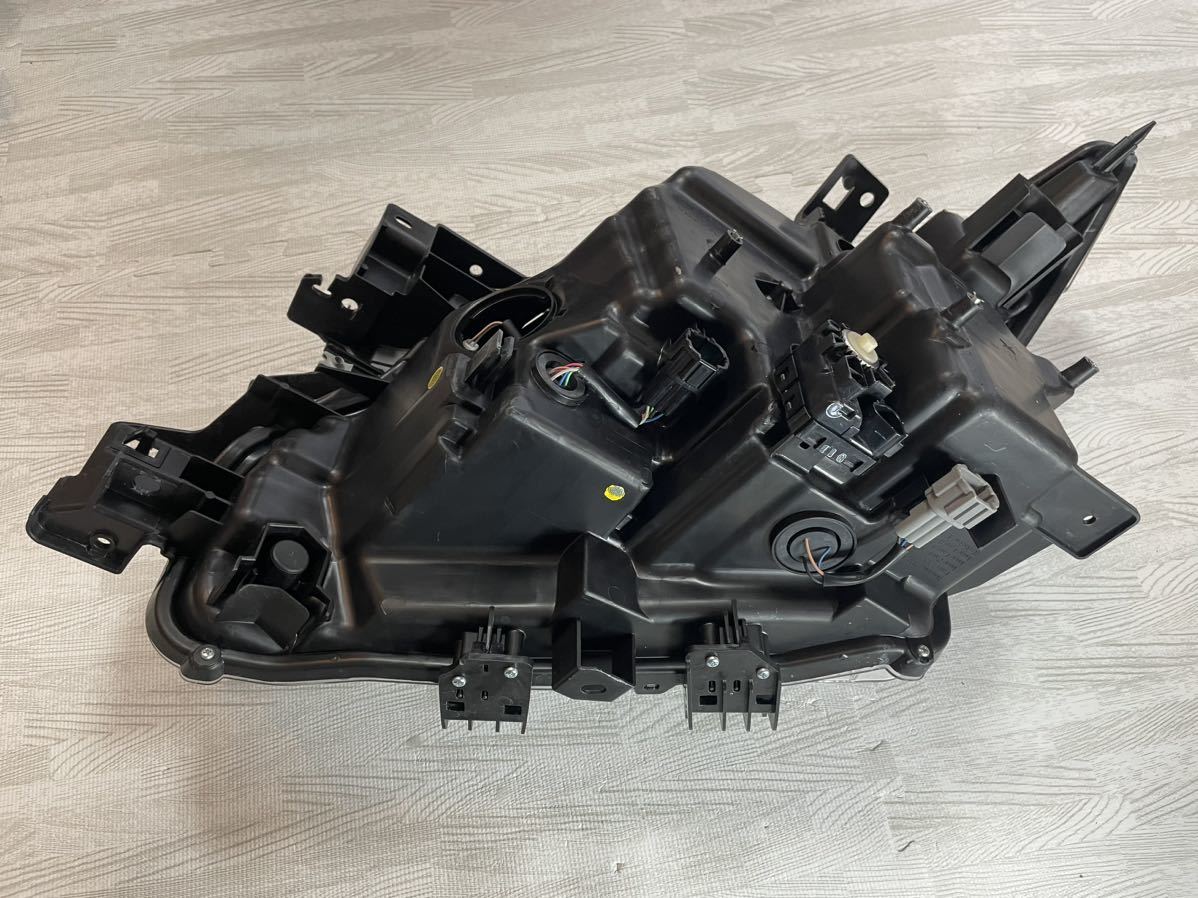 美品 破損なし】E52 エルグランド 後期 LED ヘッドライト 純正 美品 破損なし】E52 エルグランド 後期 LED ヘッドライト 純正