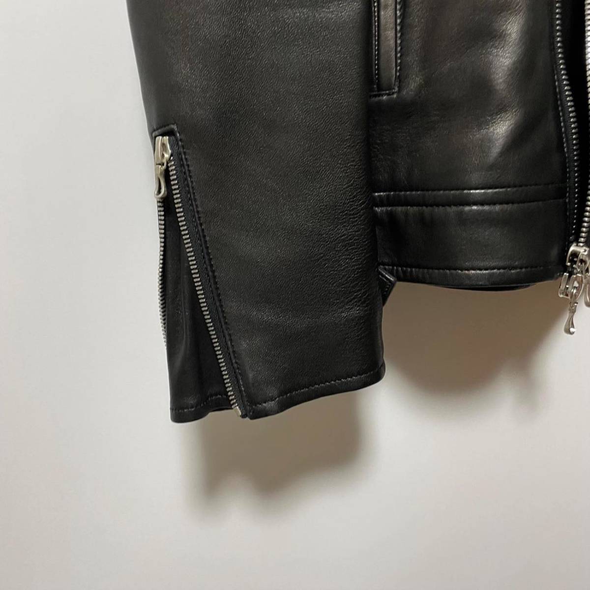 アタッチメント エントロフィーノラムレザー ダブルライダース 定価