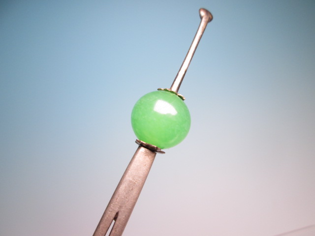 ☆アンティーク・緑石玉 1,3cmの大振りなかんざし