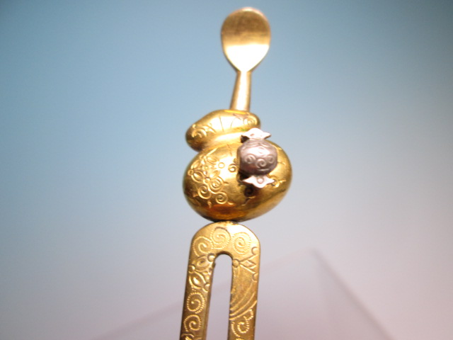 ☆アンティーク・彫金細工銀に鍍金宝袋に銀の小槌のかんざし 12,72g_画像6
