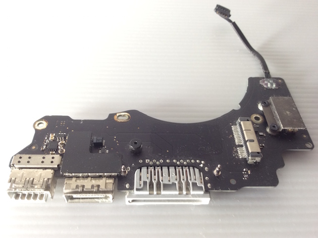 Apple MacBook Pro A1502 USB HDMI カードリーダーボード [O66]_画像3