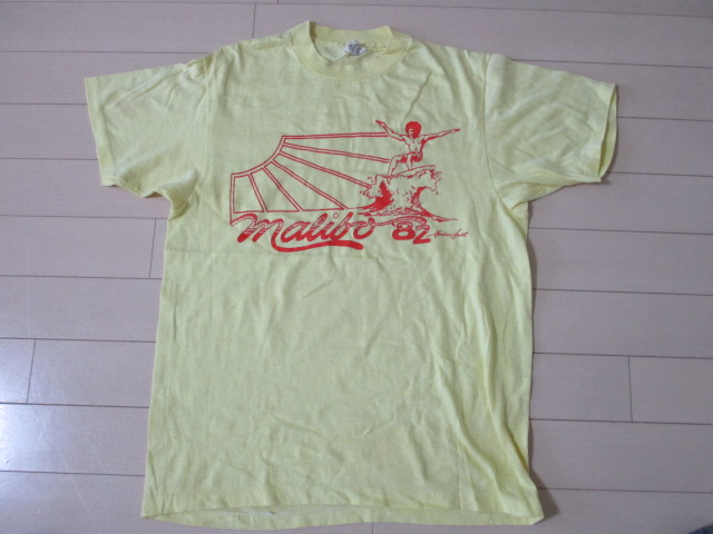 （お得な特別割引価格） ビンテージ 1982 サーファー Tシャツ M サーフィン ショートボード マリブ カリフォルニア ヘインズ 80's gordon scott ゴードンスコット イラスト、キャラクター