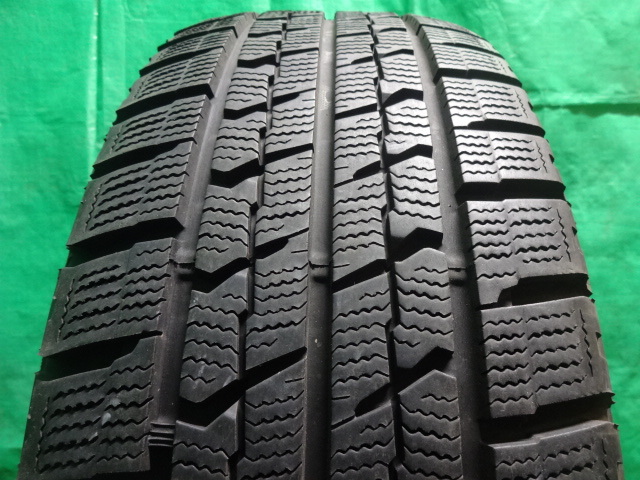 215/65R16●グッドイヤー アイスナビ ゼア2 GOODYEAR ICENAVI ZEAⅡ 中古冬タイヤ4本●ホ30_①のタイヤ