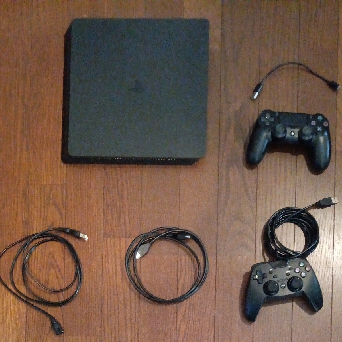 50%OFF】 PlayStation4 ジェット・ブラック 1TB CUH-2200BB01 CUH