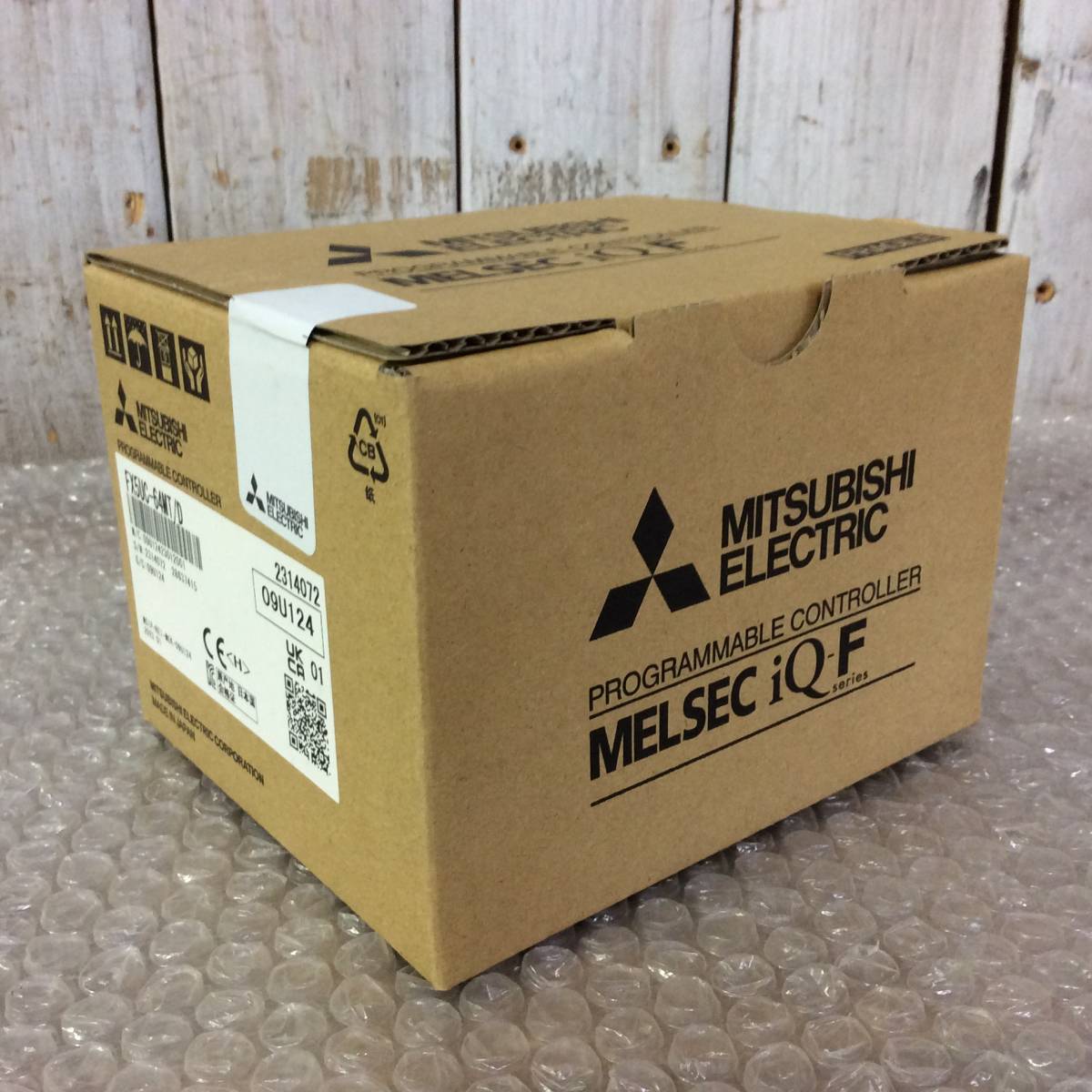 AH-0987 品 三菱電機 MELSEC iQ-F FX5UC CPUユニット FX5UC-64MT/D