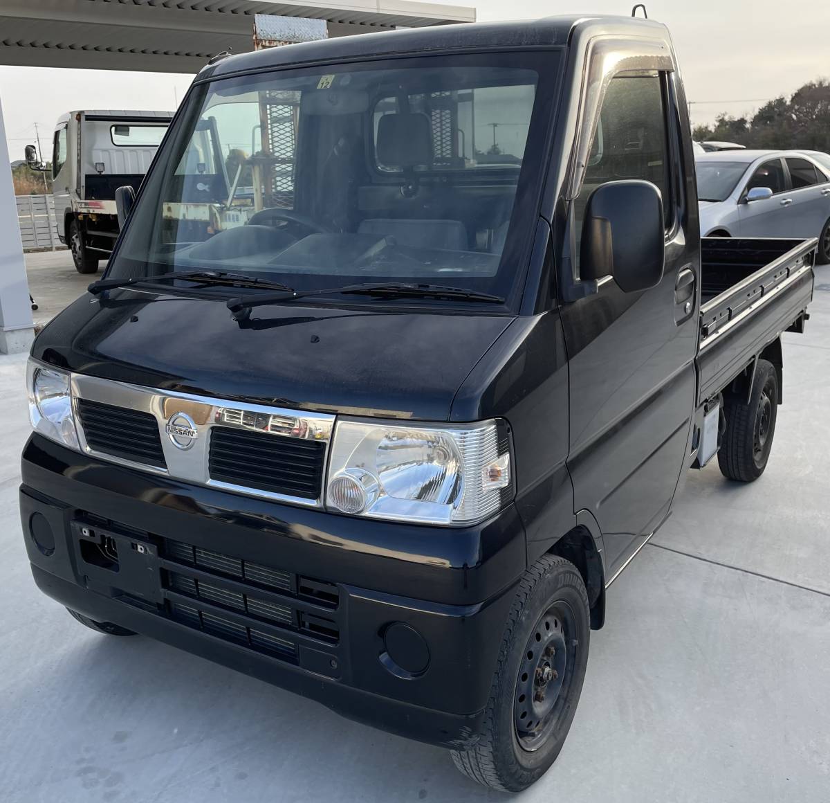 クリッパートラック 限定車 ブラックリミテッド 4WD 5速MT 軽トラ