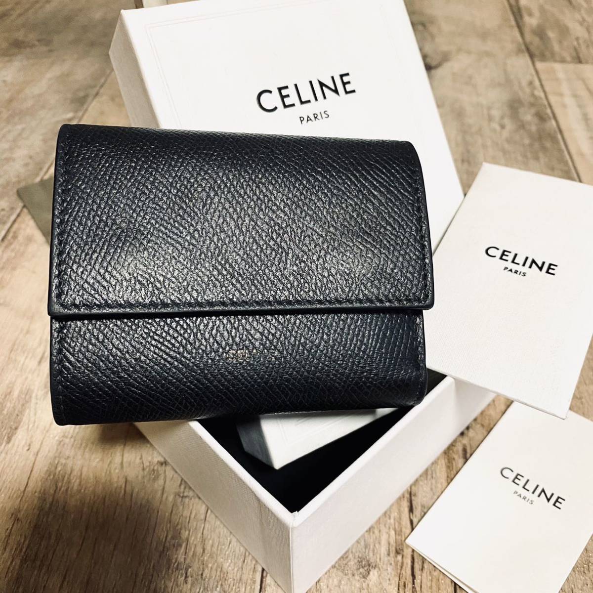 本物☆CELINE セリーヌ スモールトリフォールド レザー 三つ折り 財布 ブラック 黒 箱付き ウォレット コンパクト ミニ レディース メンズ