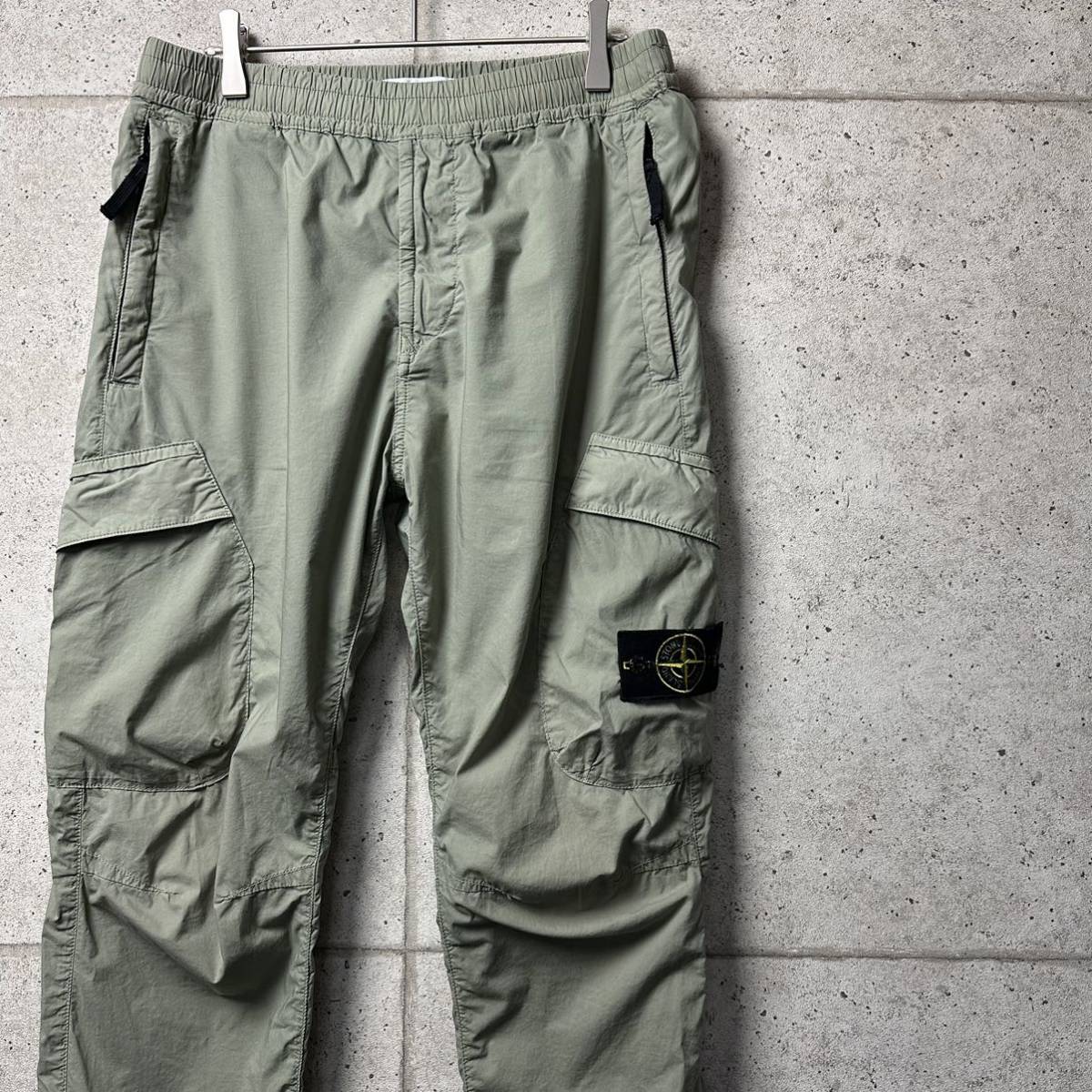 STONE ISLAND ストーンアイランド ロゴパッチ カーゴパンツ カーキ 29