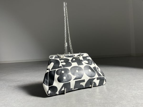 COMME DES GARCONS ビッグナンバーのがま口チェーンショルダーバッグ