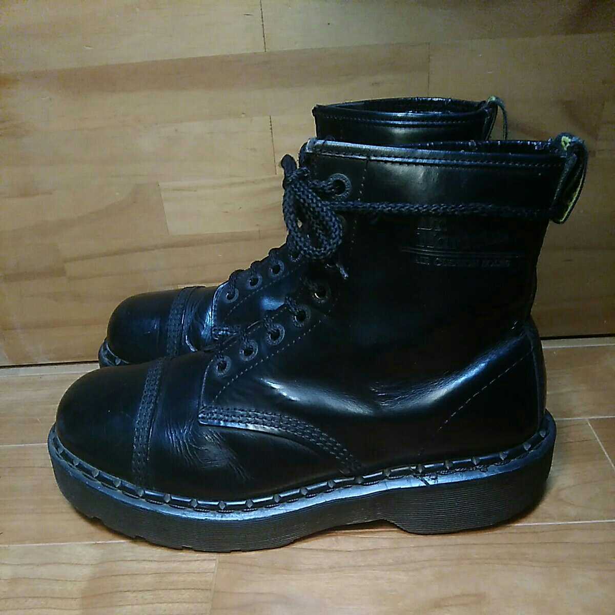 人気カラーの 貴重 入手困難 英国製 ドクターマーチン Dr.Martens 8