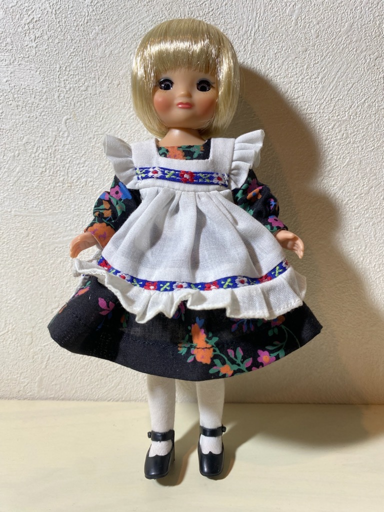 タイニーベッツィーマッコール　スプリングブロッサム Tiny Betsy McCall　Spring Blossom フィギュア　人形_画像1