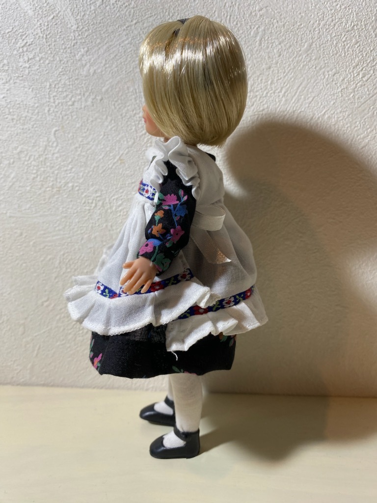 タイニーベッツィーマッコール　スプリングブロッサム Tiny Betsy McCall　Spring Blossom フィギュア　人形_画像2