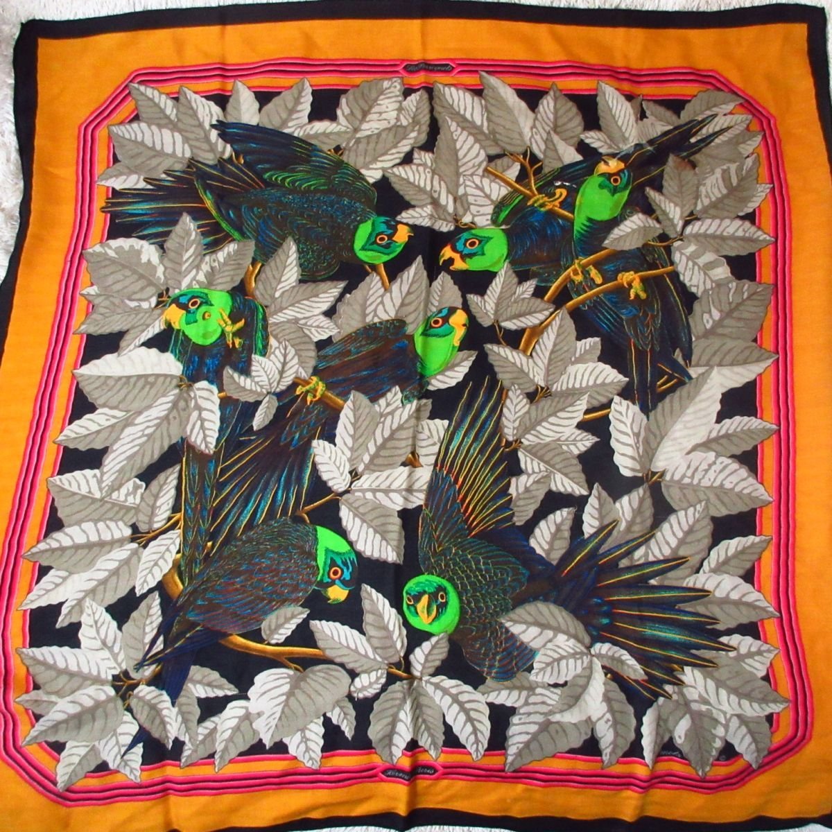 はその ほぼ美品 HERMES エルメス Les Perroquets Parrots Metz カレ90