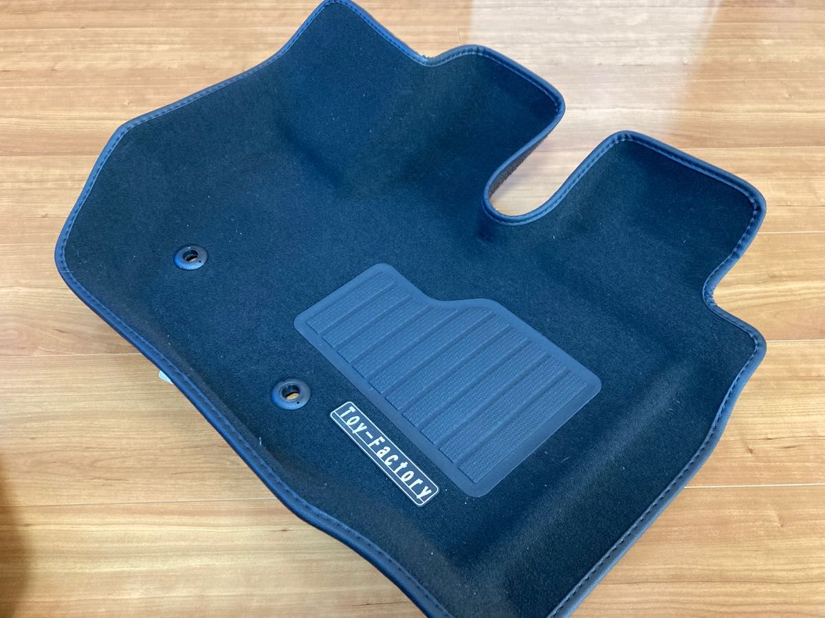 ハイエースワイド センターマット トイファクトリー製 車内