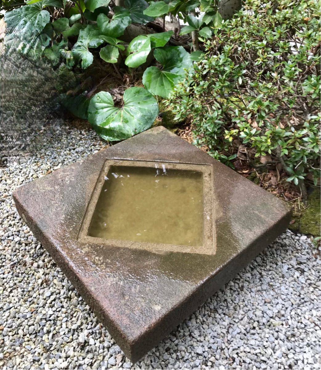 古民具石材造園資材石仏オブジェ石造彫刻【四角枡型水鉢・縁先手水鉢