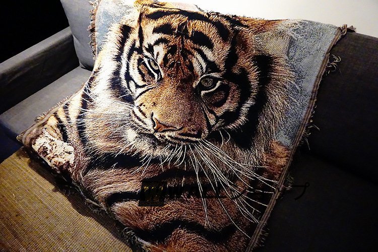 強くお勧め★ら タペストリー　テーブルクロス　壁掛け布 　壁アート　毛布を掛ける虎_画像5