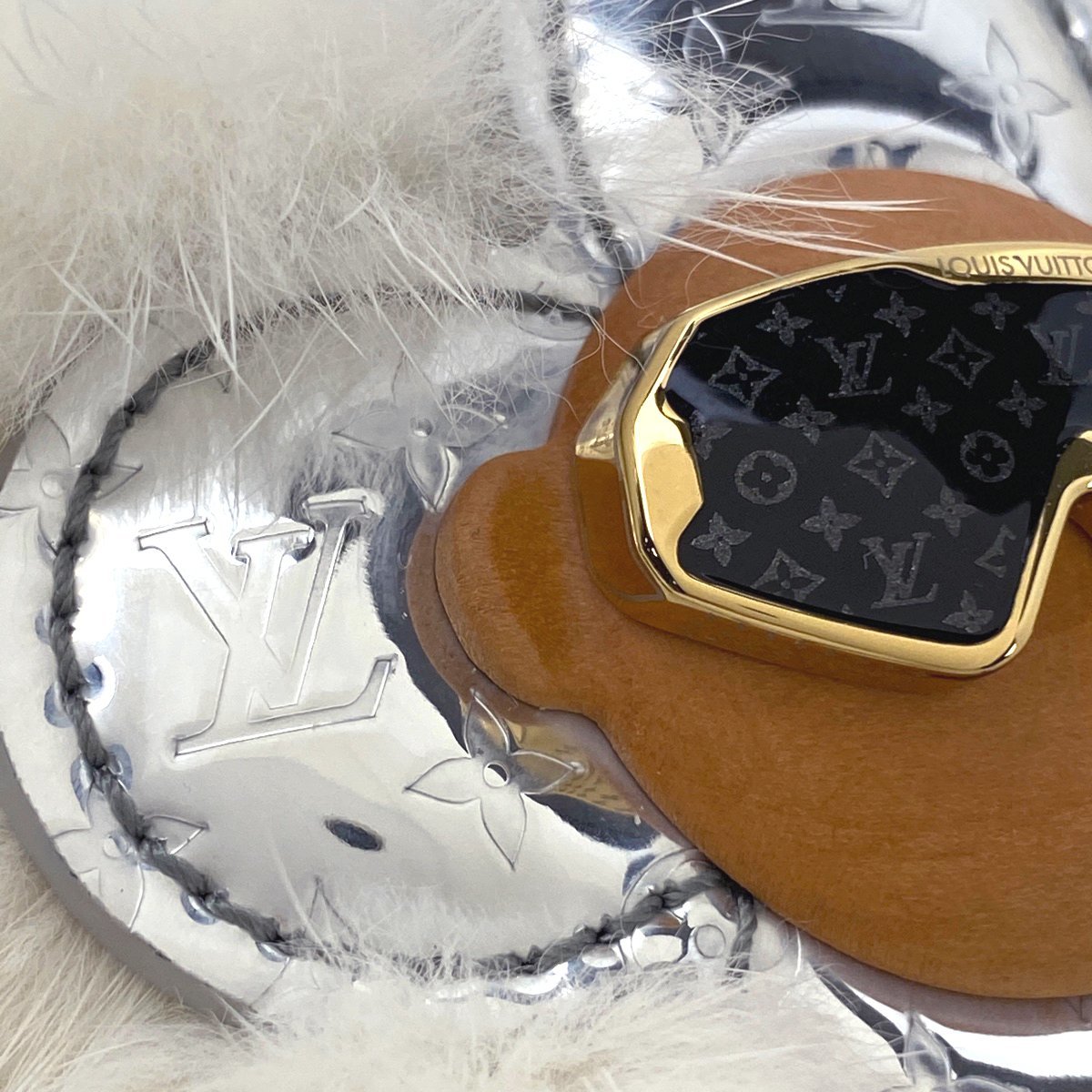 ルイ・ヴィトン Louis Vuitton ポルト クレ スノー ヴィヴィエンヌ