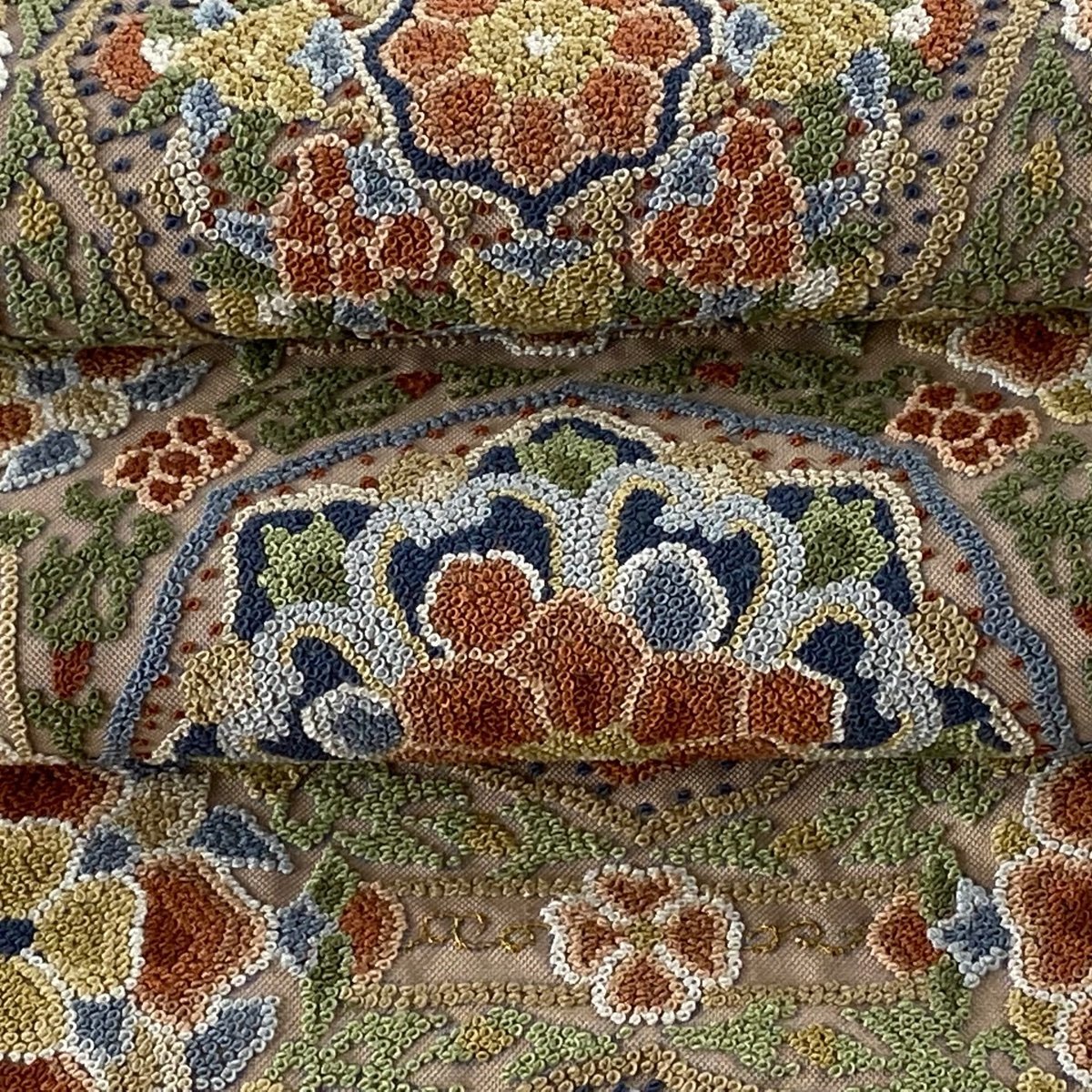袋帯 美品 逸品 華文 草花 相良刺繍 金糸 薄茶色 六通 正絹 【中古】_バイセル 14117_4