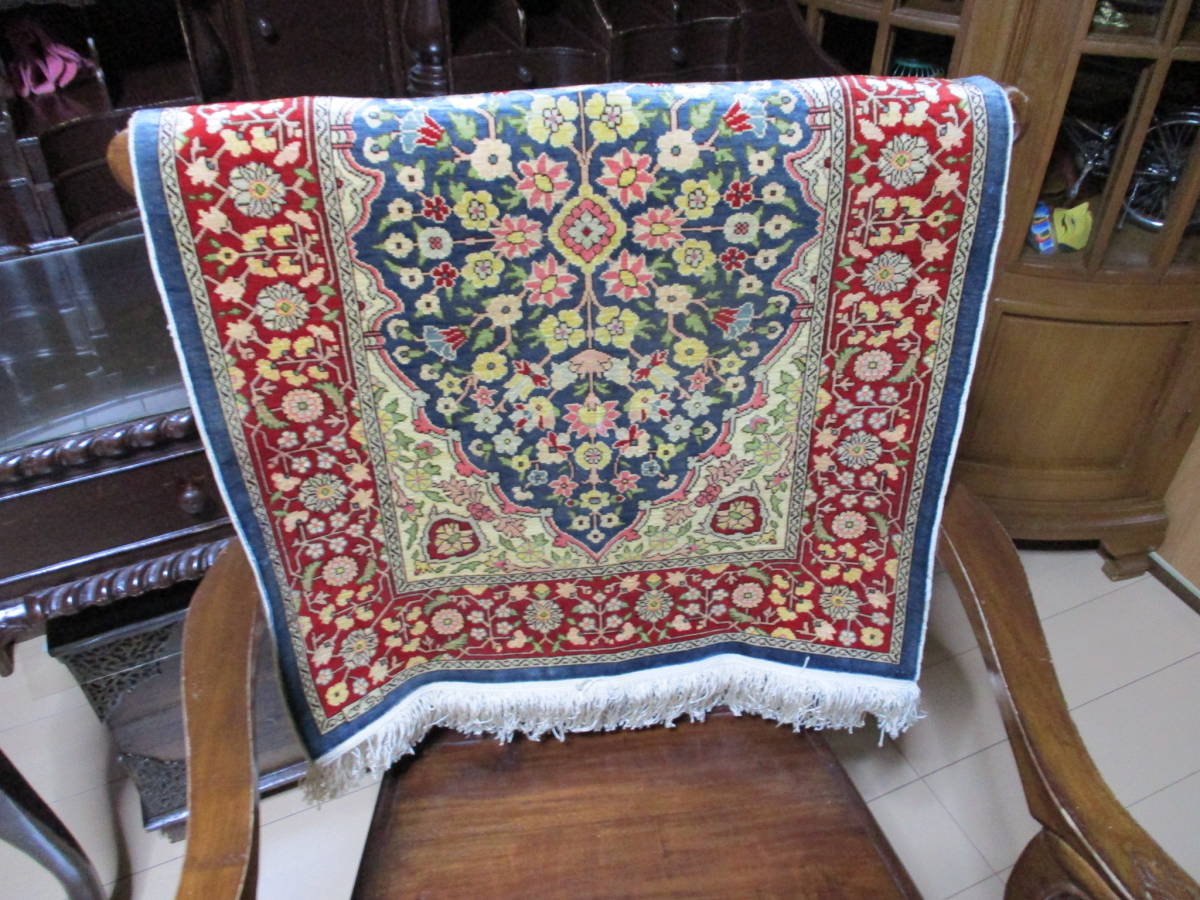 トルコ絨毯 ヘレケ絨毯 HEREKE シルク絨毯 花の園 未使用清潔です。 トルコ絨毯 ヘレケ絨毯 HEREKE シルク絨毯 花の園 未使用清潔です。