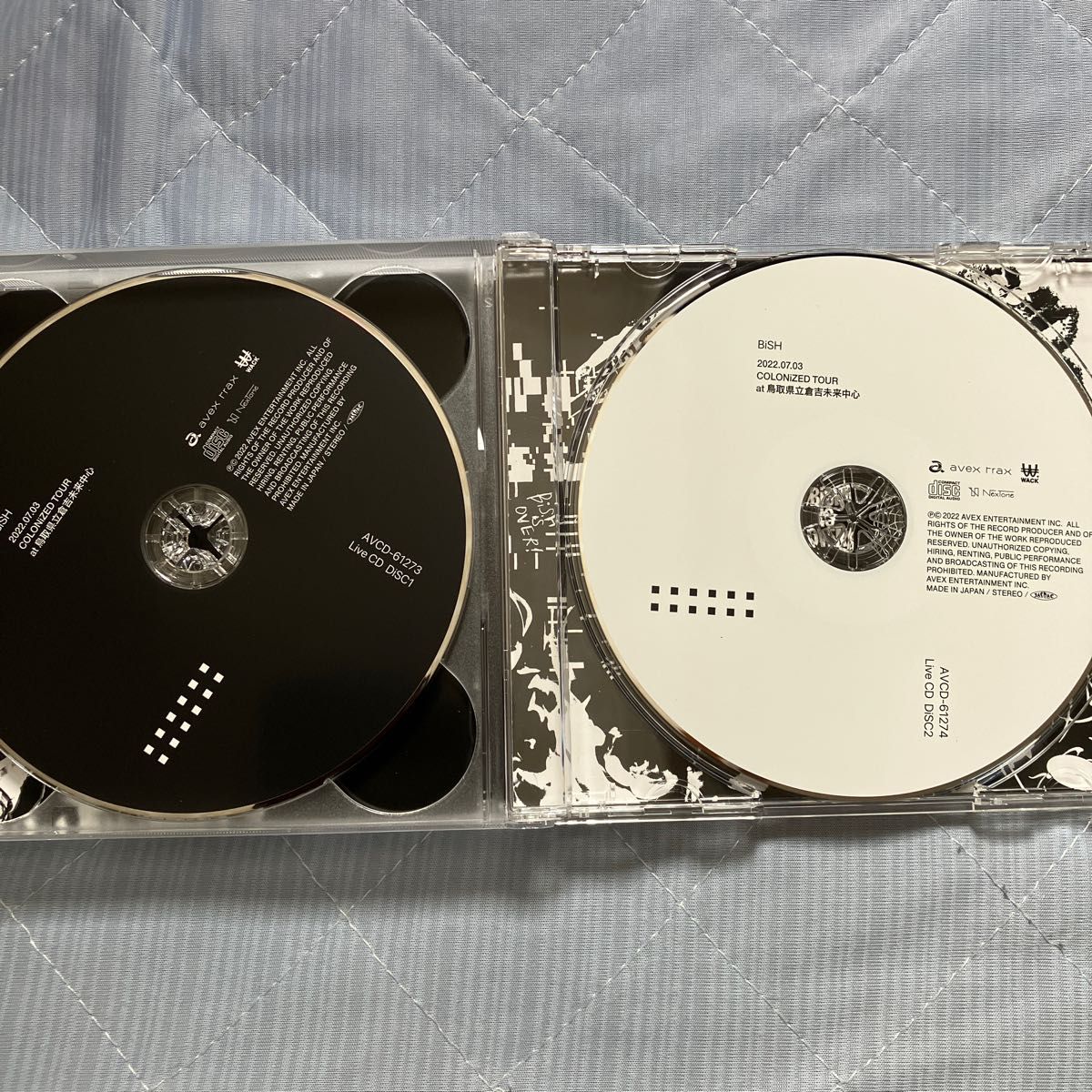 BiSH/ZUTTO 初回生産限定盤 (取) BiSH iS カード/100P写真集 3CD+Blu-ray