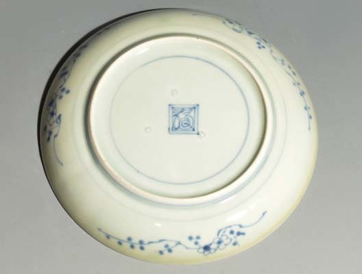 珍品　古伊万里染付吹墨椿文皿 美品 古陶磁器 江戸時代後期頃　　a1217_画像2