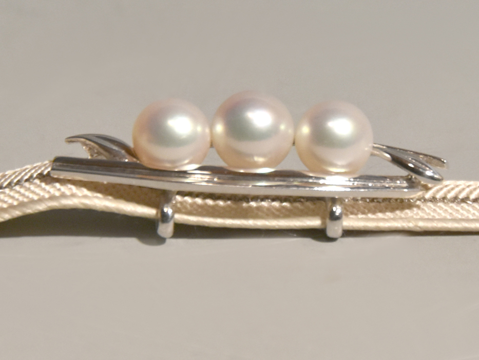 経典ブランド MIKIMOTO ミキモト製 K14WG 花珠8㎜3パール帯留 未使用