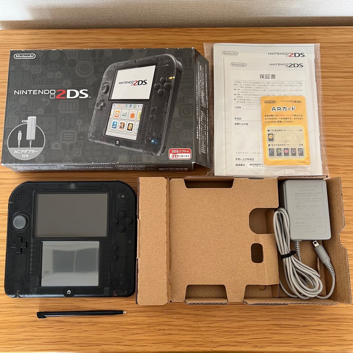 美品 ニンテンドー2DS クリアブラック 本体 SDカード欠品 3DS 携帯用
