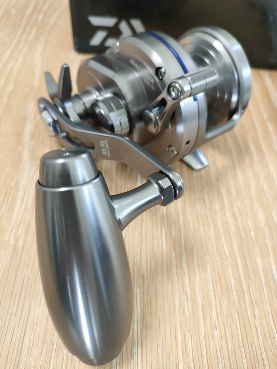 未使用品 ダイワ '15 ソルティガ 35NL SJ 左巻 DAIWA SALTIGA 5 未使用品 ダイワ '15 ソルティガ 35NL SJ 左巻 DAIWA SALTIGA 5
