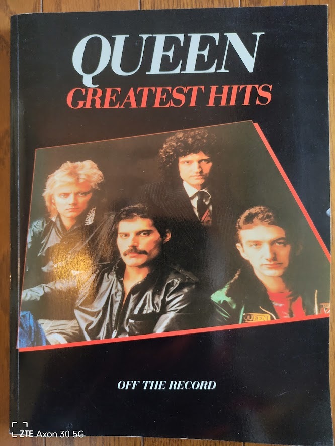 QUEEN/GREATEST HITSのこだわりバンドスコア　直輸入　中古です。妙に楽器パート多し！_画像1