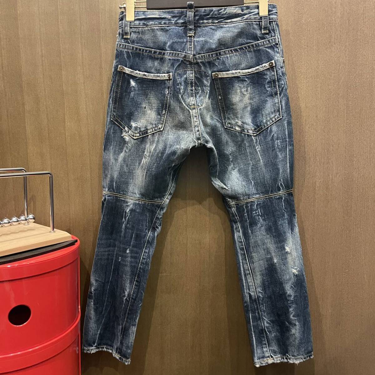  прекрасный товар DSQUARED2 Dsquared значок повреждение обработка джинсы Denim брюки 