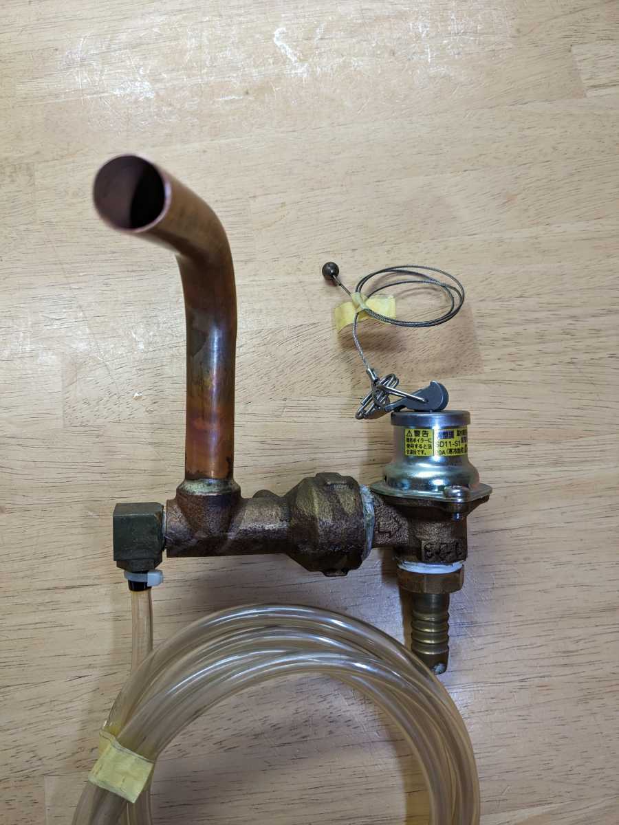電気温水器用逃し弁 型式 SD11-S1 20A (寒冷地用) 170kPa 東芝 電気温水器用逃し弁 型式 SD11-S1 20A (寒冷地用) 170kPa 東芝