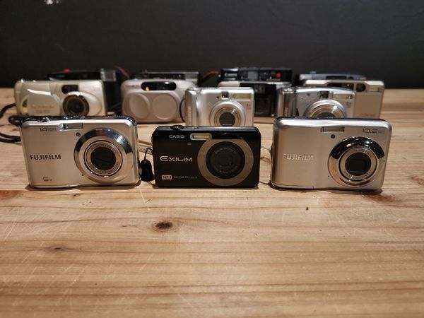 【陵】r73naz84r カメラ 13点 まとめて ・光学機器・ 検索) フィルムカメラ デジタルカメラ デジカメ キャノン リコー ニコン