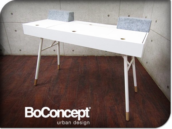 オリジナル 美品/BoConcept/ボーコンセプト/北欧/デンマーク/高級/Cupertino/クパチーノ/スピーカー付/収納天板/ハイクラスモダン/デスク/18万smm6007t 事務机 オリジナル 美品/BoConcept/ボーコンセプト/北欧/デンマーク/高級/Cupertino/クパチーノ/スピーカー付/収納天板/ハイクラスモダン/デスク/18万smm6007t 事務机