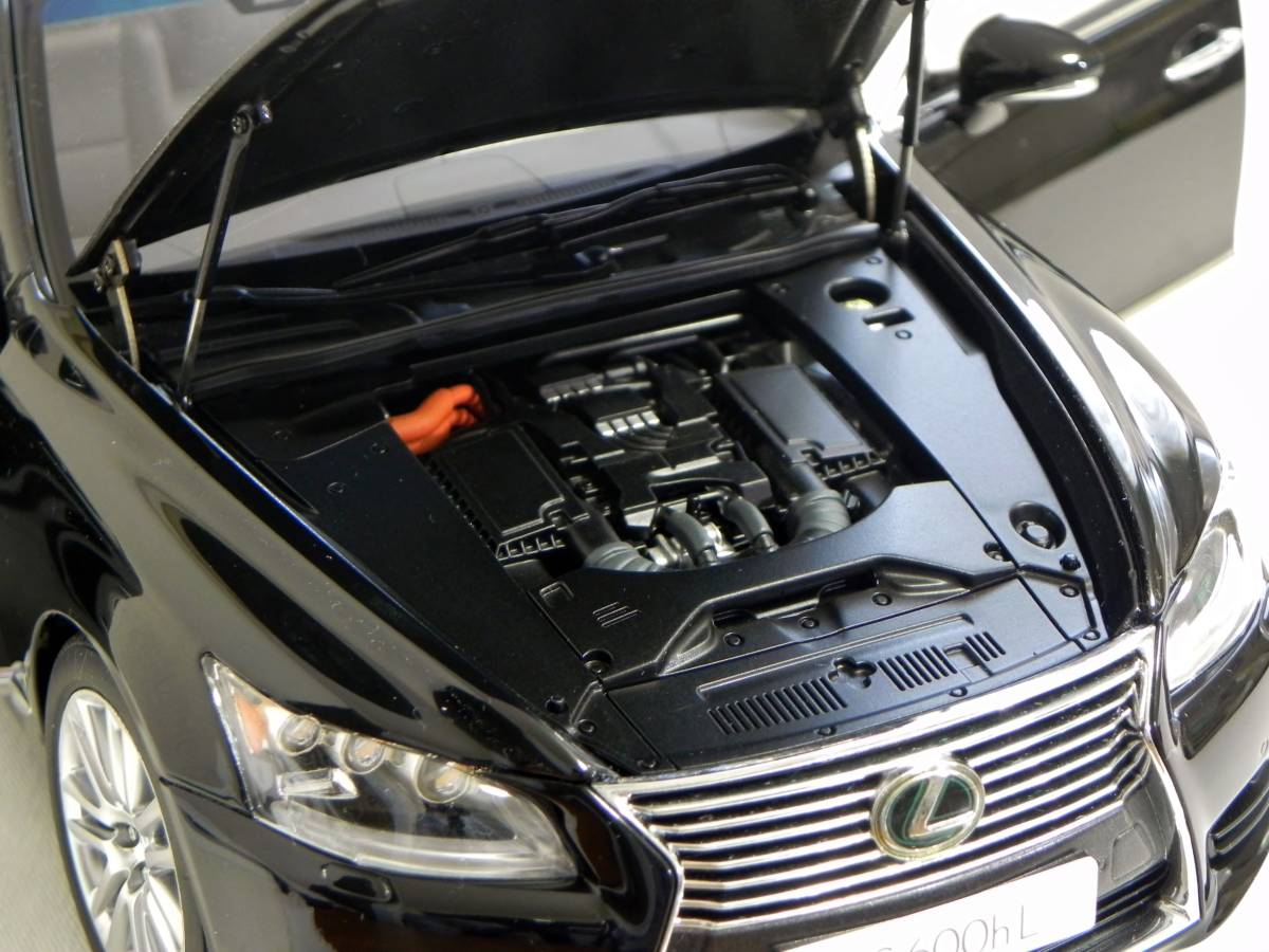 オートアート 1/18 レクサス LS600hL ブラック LEXUS