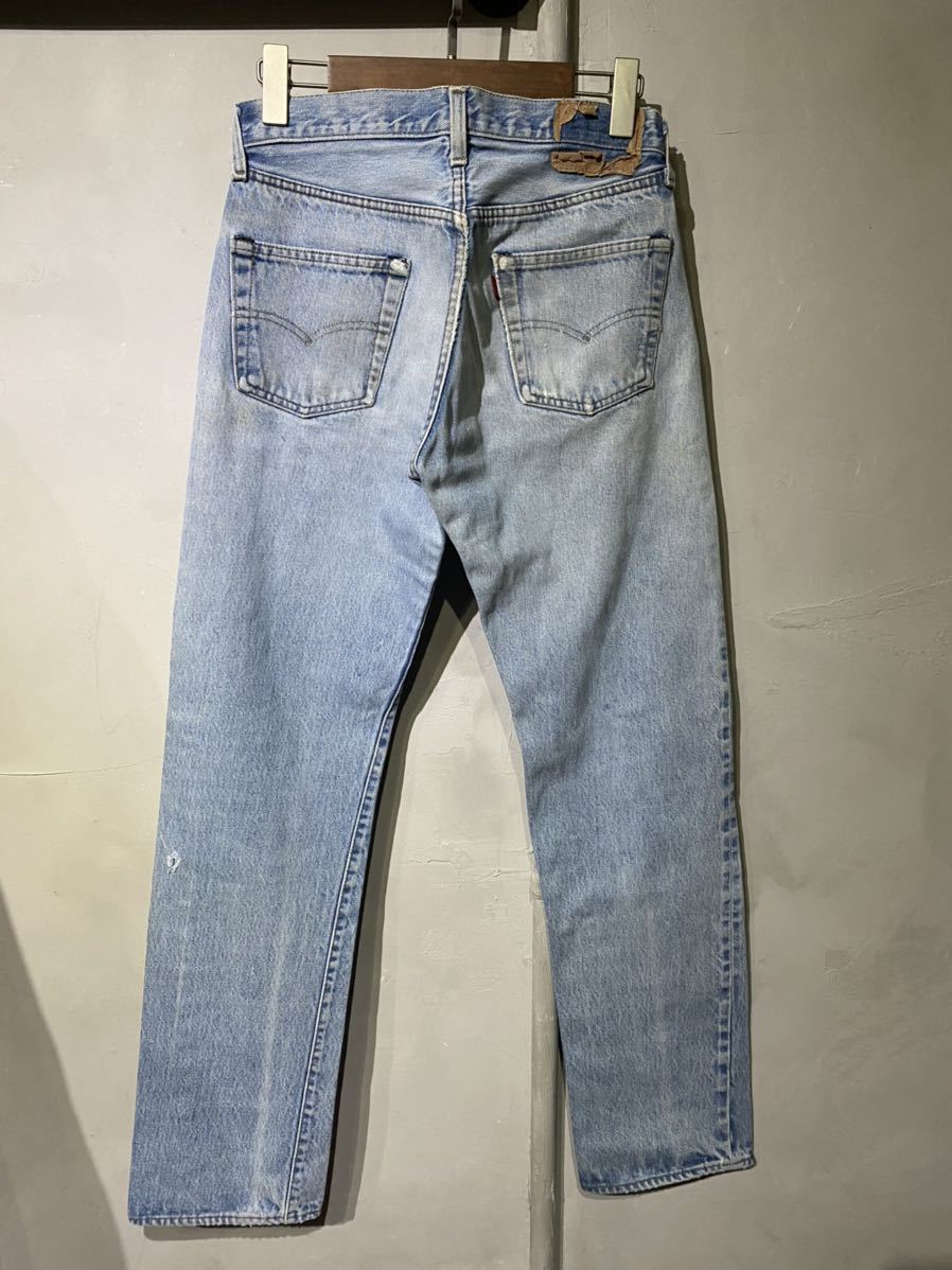 【即決】80s Levi's501 リーバイス 赤耳 赤ミミ インディゴデニムパンツ アイスブルー リペア 内股シングル 黒カン USA アメリカ製古着 W30_画像3