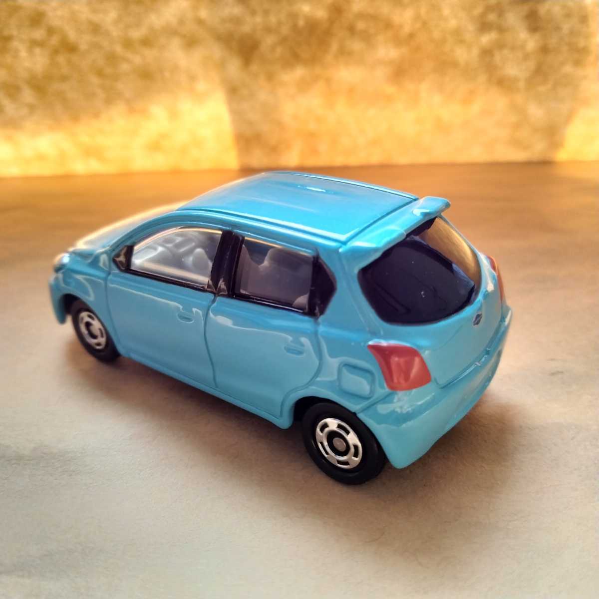 稀少品　トミカ　ダットサン　ゴー　ミニカー　DATSUN GO　1/61　アジア市場限定販売トミカ　ダットサン　車　インド　ミニカー　アジア　_画像2