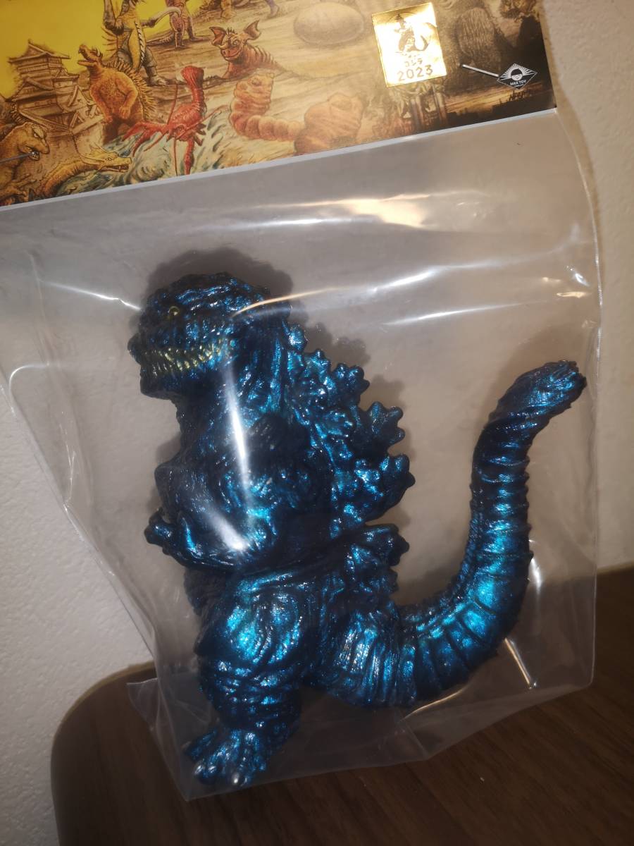 想像を超えての キャラクティックスのゴジラタンク シルバー