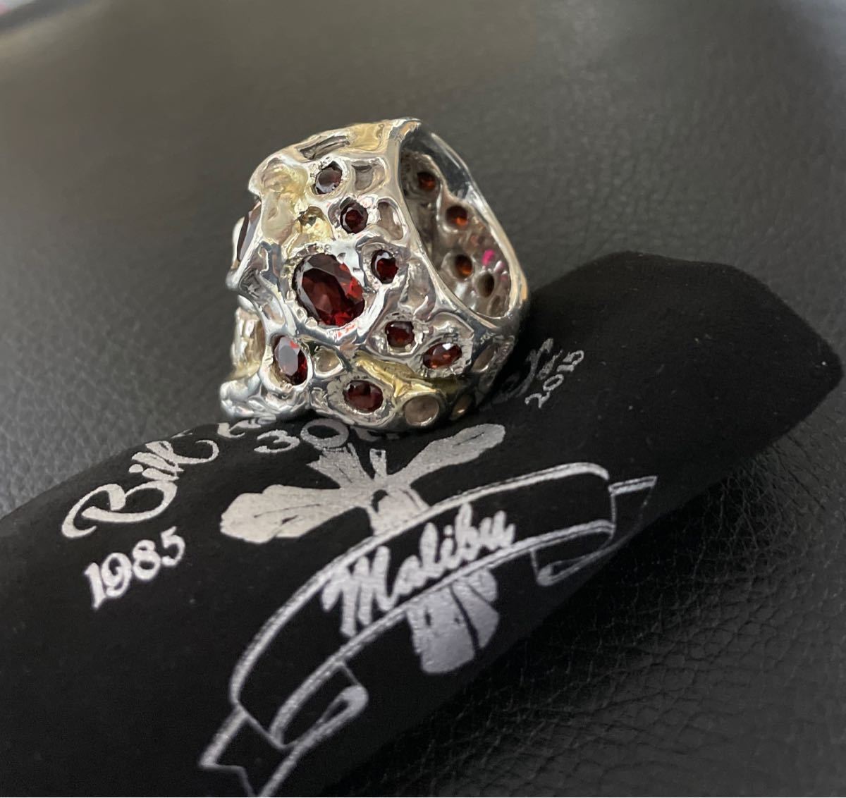 少し豊富な贈り物 18金 5mm天然石ラピスラズリ 18k 1ペア シンプル