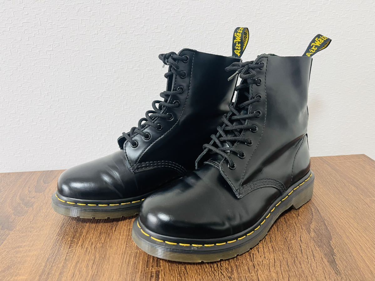 可愛すぎるフェミニンデザイン♪ Dr. Martens 8ホール ベトナム製 EU39