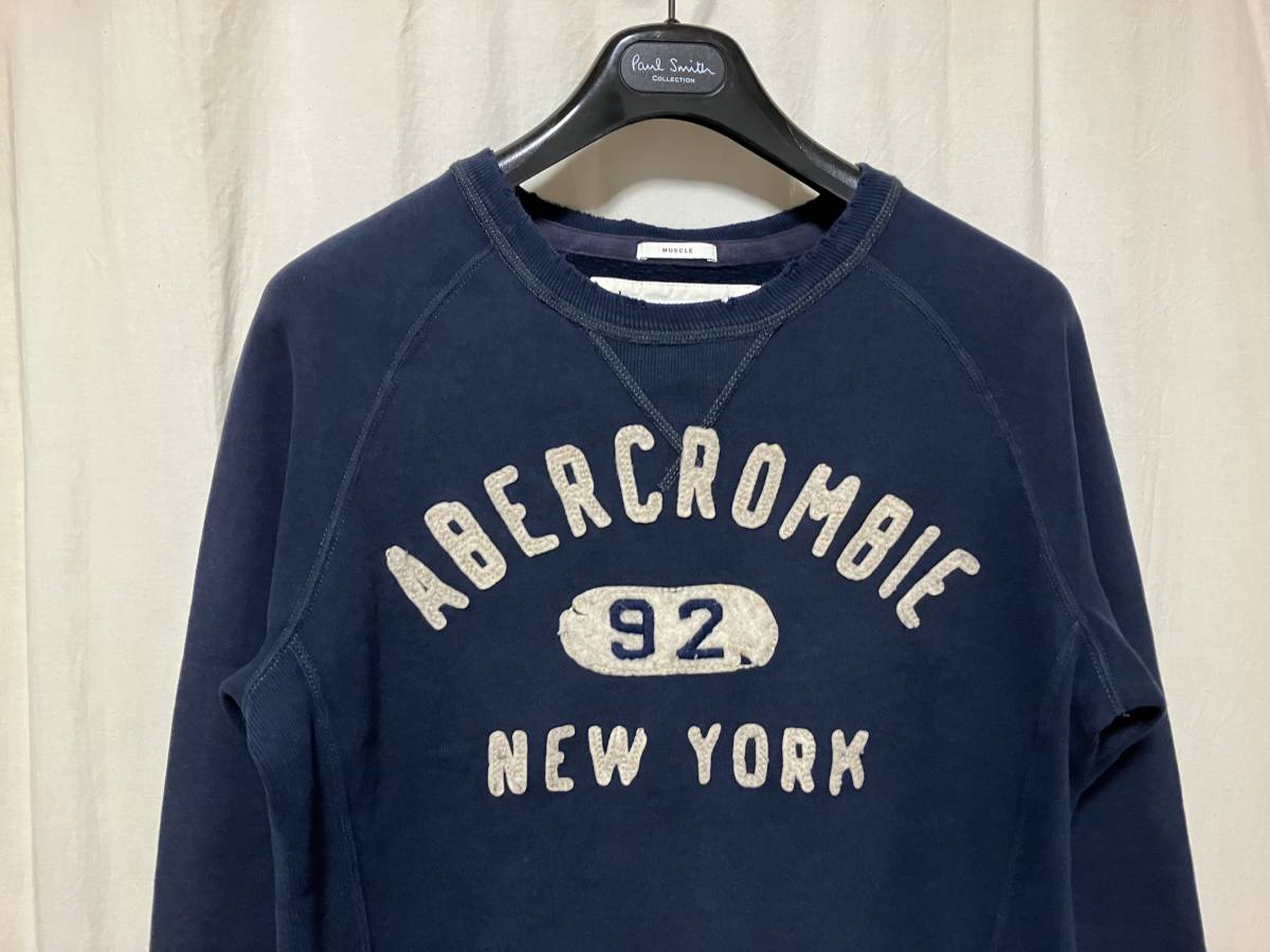 Abercrombie&Fitch アバクロンビーアンドフィッチ ロゴアップリケ/刺繍入り ラグラン袖トレーナー 裏起毛 濃紺系 S 中古品_画像3