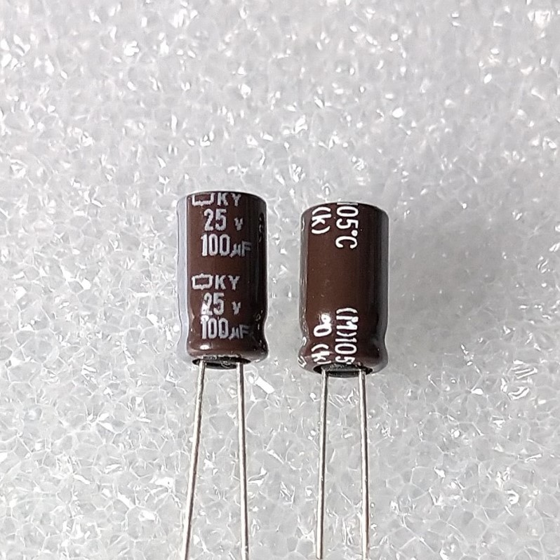 電解コンデンサ　10μ 35V     10個