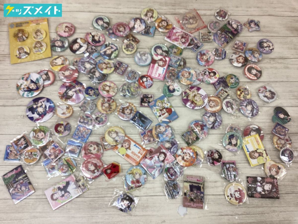 [ present condition ] Rav Live! can badge set sale Watanabe . Tsu island .. country tree rice field Hanamaru Sakura inside pear . other 