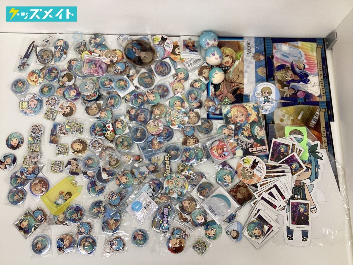 送料無料/新品】 あんスタ 紙類 アクスタ 缶バッジ CDまとめ売り