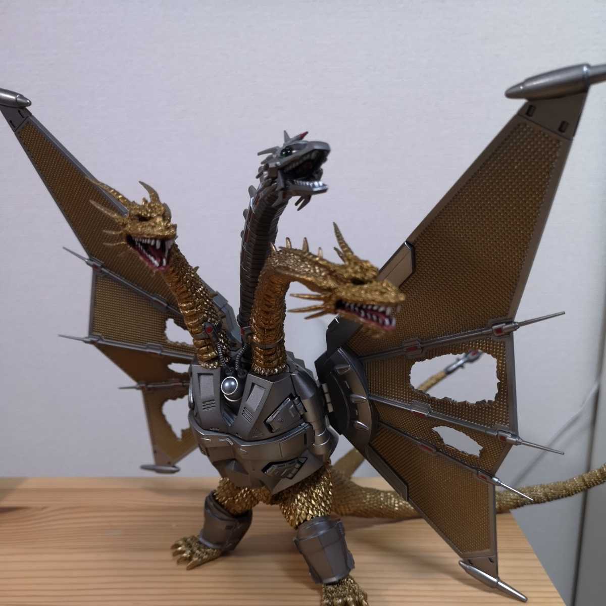 ≪再値下げ≫ 最安値に挑戦! メカキングギドラ S.H.モンスターアーツ